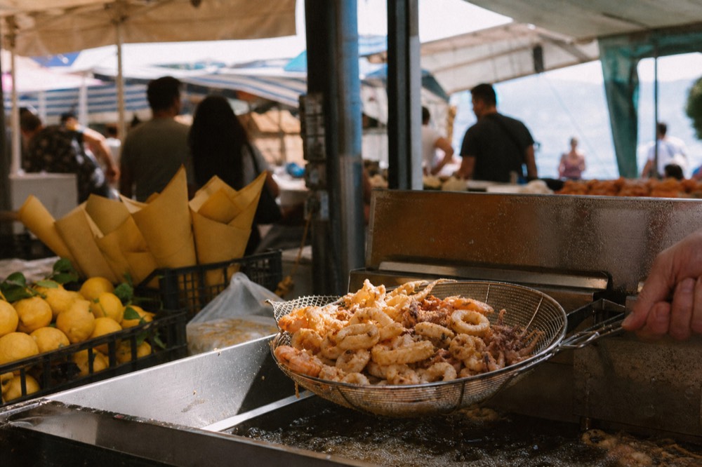 Pignasecca Market Street Food Tour: 6 Stops